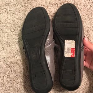 Life Stride Shoes - Life Stride shoes size 9 Life Stride Shoes - Life Stride shoes size 9